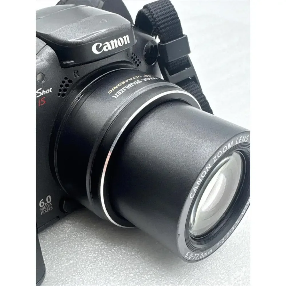 Canon PowerShot S3IS 6.0MP 12x Zoom Flip Screen Digital Camera W/Box & Software